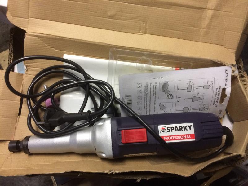 Прямошлифовальная машинка Sparky MKL550E